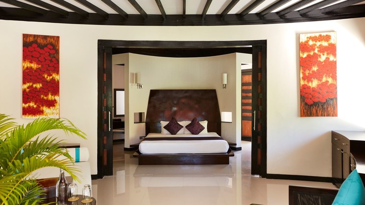 Deluxe Beach Villa With a Pool